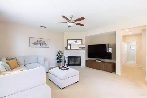Living - 4122 Cedar Creek Ct, Fairfield, CA 94534 photo 2 of 2