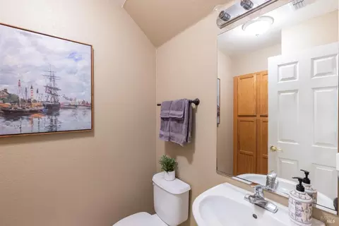 Bath - 4122 Cedar Creek Ct, Fairfield, CA 94534 photo 1 of 5