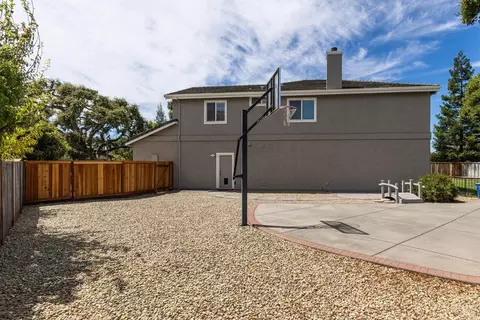 Exterior - 4122 Cedar Creek Ct, Fairfield, CA 94534 photo 5 of 10