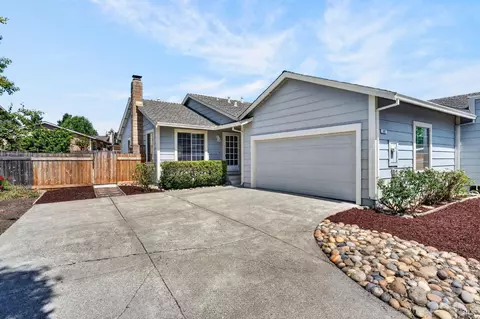 582 Maria Dr, Petaluma, CA 94954