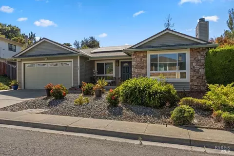 Exterior - 161 Clayton Ct, Vallejo, CA 94591 photo 2 of 9