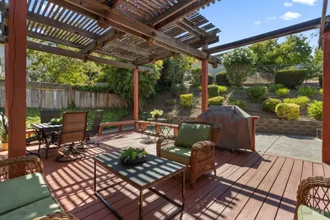 Exterior - 161 Clayton Ct, Vallejo, CA 94591 photo 4 of 9