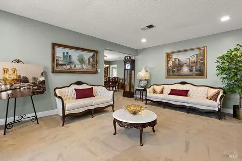 Living - 161 Clayton Ct, Vallejo, CA 94591 photo 3 of 6