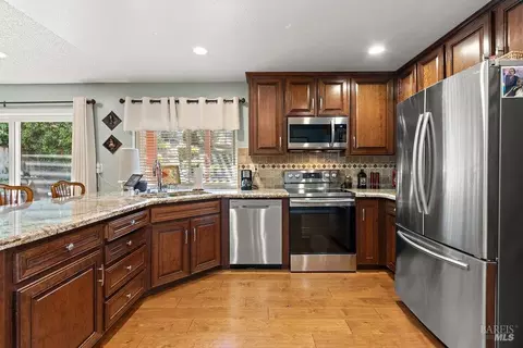 Kitchen - 161 Clayton Ct, Vallejo, CA 94591 photo 2 of 4