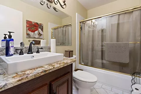Bath - 161 Clayton Ct, Vallejo, CA 94591 photo 2 of 2