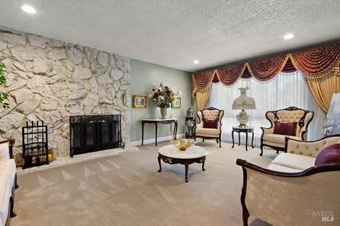 Living - 161 Clayton Ct, Vallejo, CA 94591 photo 1 of 6