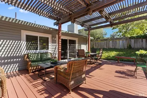 Exterior - 161 Clayton Ct, Vallejo, CA 94591 photo 5 of 9