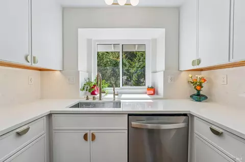 Kitchen - 79 Village Cir, San Rafael, CA 94903 photo 2 of 2