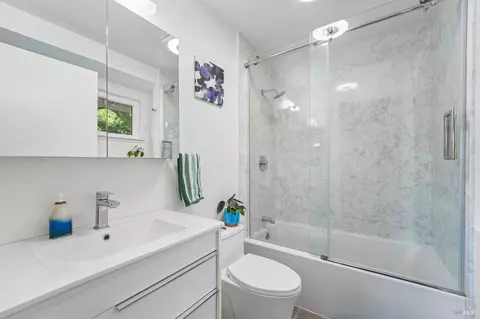 Bath - 79 Village Cir, San Rafael, CA 94903 photo 2 of 2