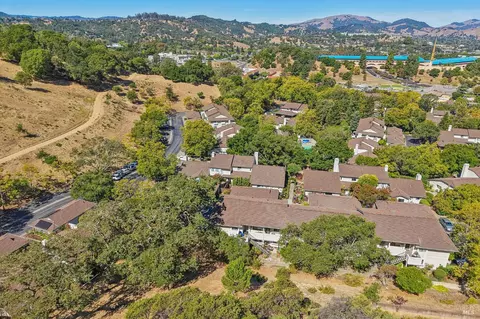 View/Area - 79 Village Cir, San Rafael, CA 94903 photo 2 of 3