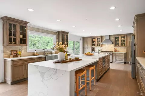 62 Oakdale Ave, San Rafael, CA 94901