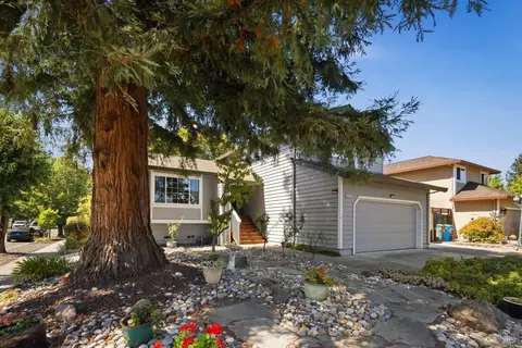 3535 Banyan St, Santa Rosa, CA 95403
