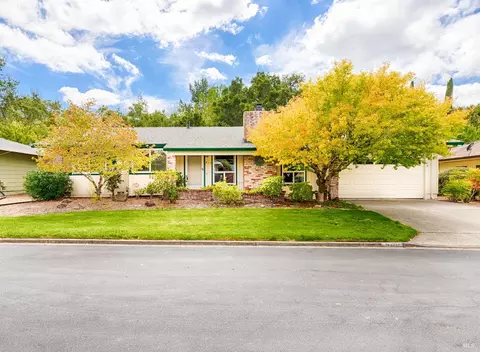 435 Meadowgreen Dr, Santa Rosa, CA 95409