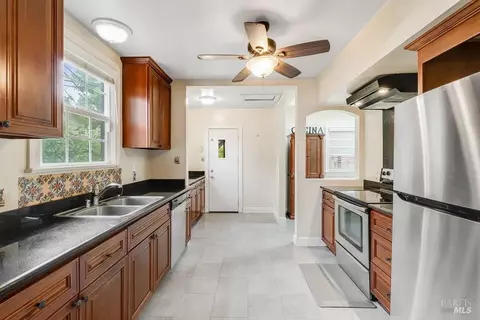 Kitchen - 1450 Amador St, Vallejo, CA 94590 photo 1 of 4