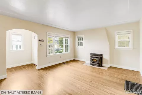Living - 1450 Amador St, Vallejo, CA 94590 photo 5 of 6
