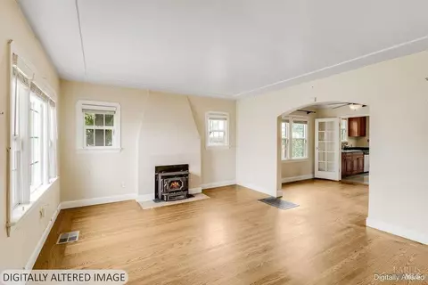 Living - 1450 Amador St, Vallejo, CA 94590 photo 1 of 6
