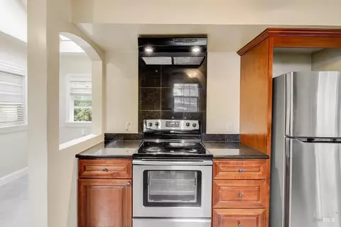 Kitchen - 1450 Amador St, Vallejo, CA 94590 photo 3 of 4