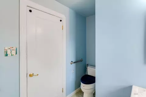 Bath - 1450 Amador St, Vallejo, CA 94590 photo 4 of 4