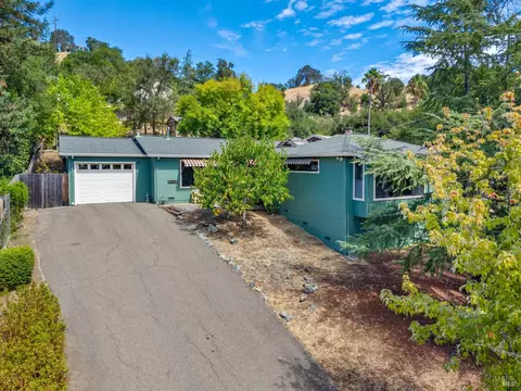 240 Shahan Dr, Cloverdale, CA 95425
