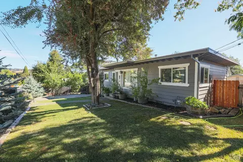 Exterior - 441 North St, Willits, CA 95490 photo 2 of 11