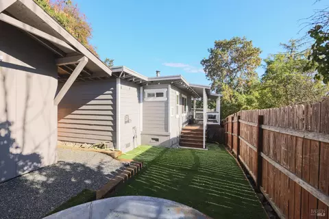 Exterior - 441 North St, Willits, CA 95490 photo 5 of 11