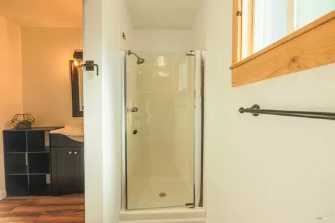 Bath - 441 North St, Willits, CA 95490 photo 7 of 8