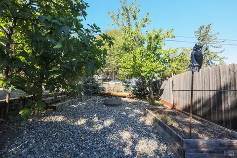 Exterior - 441 North St, Willits, CA 95490 photo 4 of 11