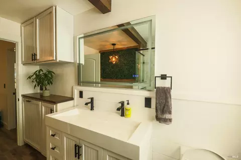 Bath - 441 North St, Willits, CA 95490 photo 5 of 8