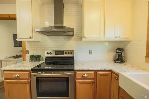 Kitchen - 441 North St, Willits, CA 95490 photo 3 of 3