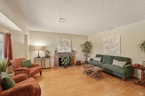 Living - 2242 Ross Pl, Fairfield, CA 94533 photo 1 of 4