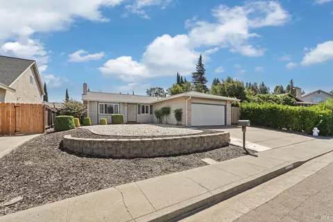 Exterior - 2242 Ross Pl, Fairfield, CA 94533 photo 3 of 13