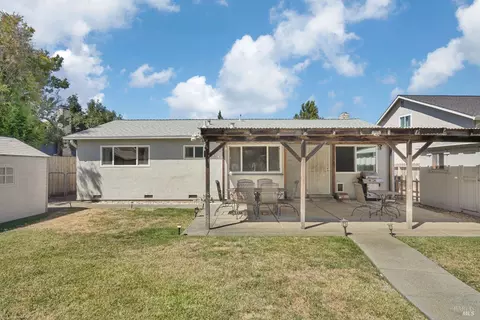 Exterior - 2242 Ross Pl, Fairfield, CA 94533 photo 6 of 13