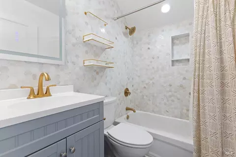 Bath - 3710 Central Pkwy, Dublin, CA 94568 photo 4 of 5