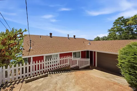Exterior - 4045 Mesa, Clearlake, CA 95422 photo 9 of 10
