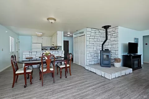 Dining - 4045 Mesa, Clearlake, CA 95422 photo 3 of 5