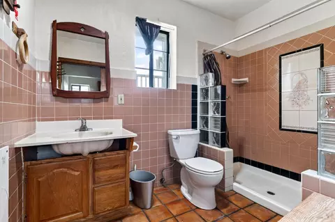 Bath - 5455 First Gate Rd, Willits, CA 95490 photo 1 of 3