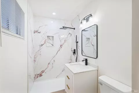 Bath - 620 Corcoran Ave, Vallejo, CA 94589 photo 2 of 3