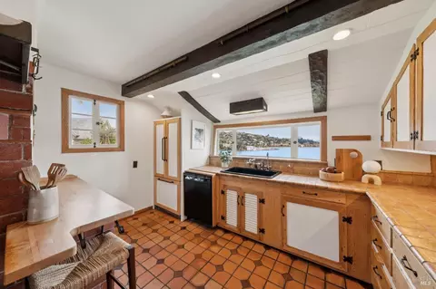 Kitchen - 246 Beach Rd, Belvedere, CA 94920 photo 2 of 3