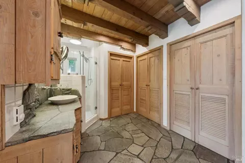 Bath - 246 Beach Rd, Belvedere, CA 94920 photo 3 of 4