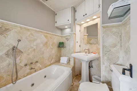 Bath - 246 Beach Rd, Belvedere, CA 94920 photo 2 of 4