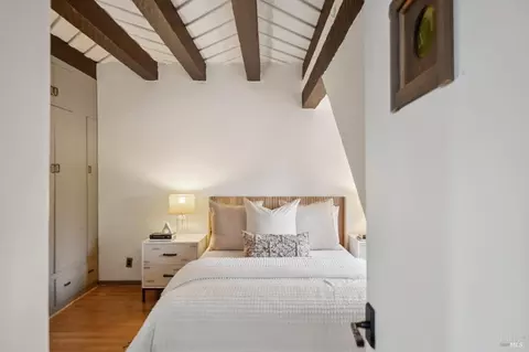 Bedroom - 246 Beach Rd, Belvedere, CA 94920 photo 2 of 6