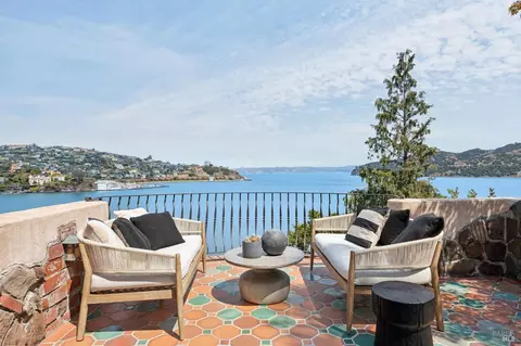 View/Area - 246 Beach Rd, Belvedere, CA 94920 photo 3 of 6