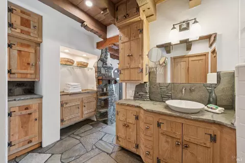 Bath - 246 Beach Rd, Belvedere, CA 94920 photo 4 of 4