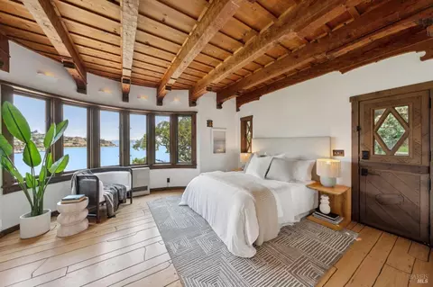 Bedroom - 246 Beach Rd, Belvedere, CA 94920 photo 6 of 6