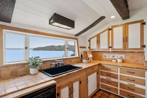 Kitchen - 246 Beach Rd, Belvedere, CA 94920 photo 3 of 3