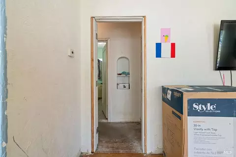 Entry Way - 841 Benicia Rd, Vallejo, CA 94591 photo 7 of 9