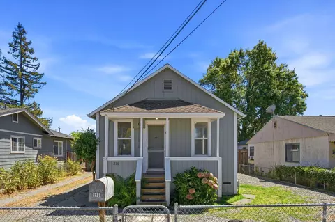 216 Theresa St, Santa Rosa, CA 95407