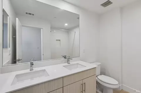 Bath - 1761 Capulet Dr, Milpitas, CA 95035 photo 1 of 4