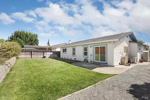 Exterior - 775 Oakbrook Dr, Fairfield, CA 94534 photo 4 of 7