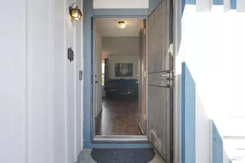 Entry Way - 775 Oakbrook Dr, Fairfield, CA 94534 photo 1 of 2